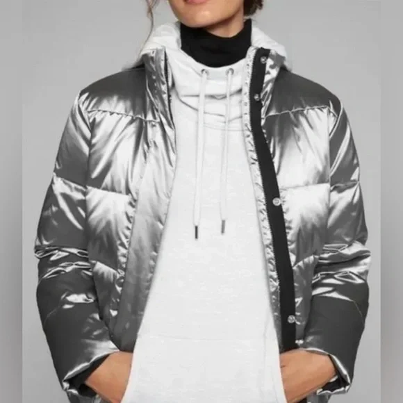 ⭐️Host Pick⭐️ Athleta Goose Down Flash Bomber Puffer Jacket Silver - Picture 8 of 10